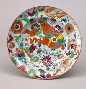 Image of Plate with Pseudo-Tobacco-Leaf Pattern